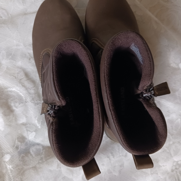 Eastland snowboots 8M womens little wear - Picture 4 of 9